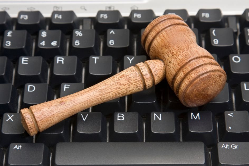 Ewolucja egzekucji z ruchomości: dlaczego portal z aukcjami komorniczymi stał się standardem rynkowym?